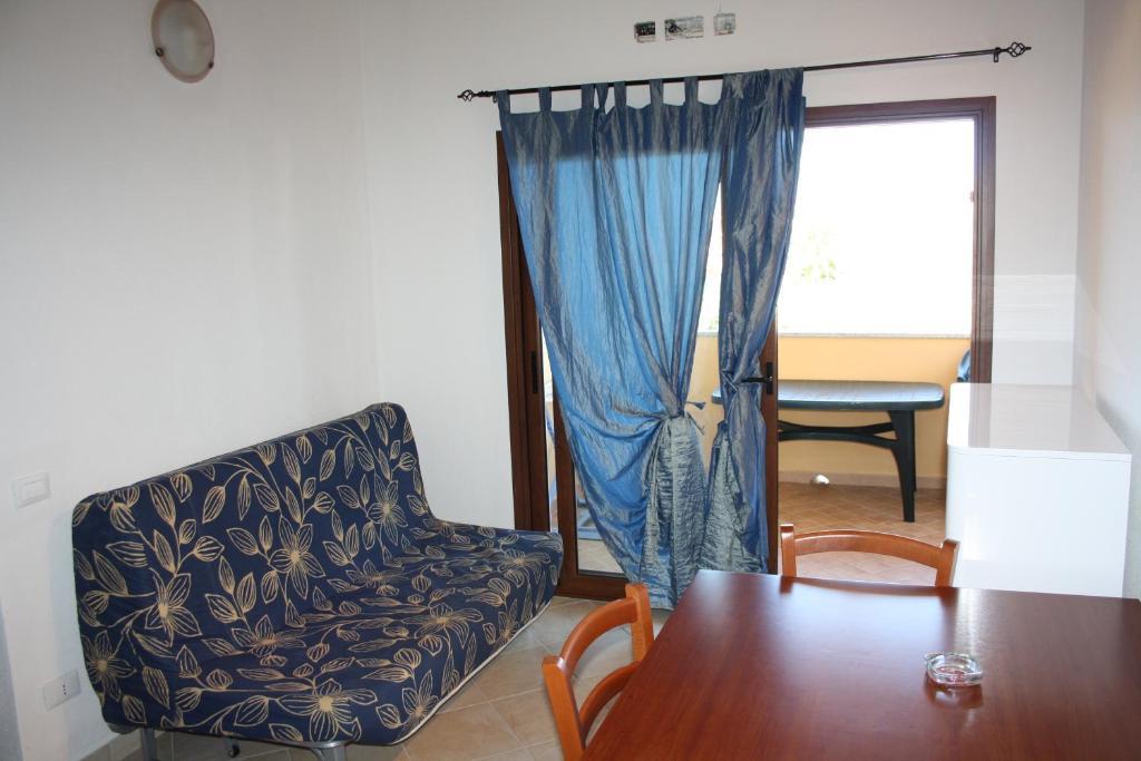Appartamenti Ideal イーゾラ・ロッサ 部屋 写真